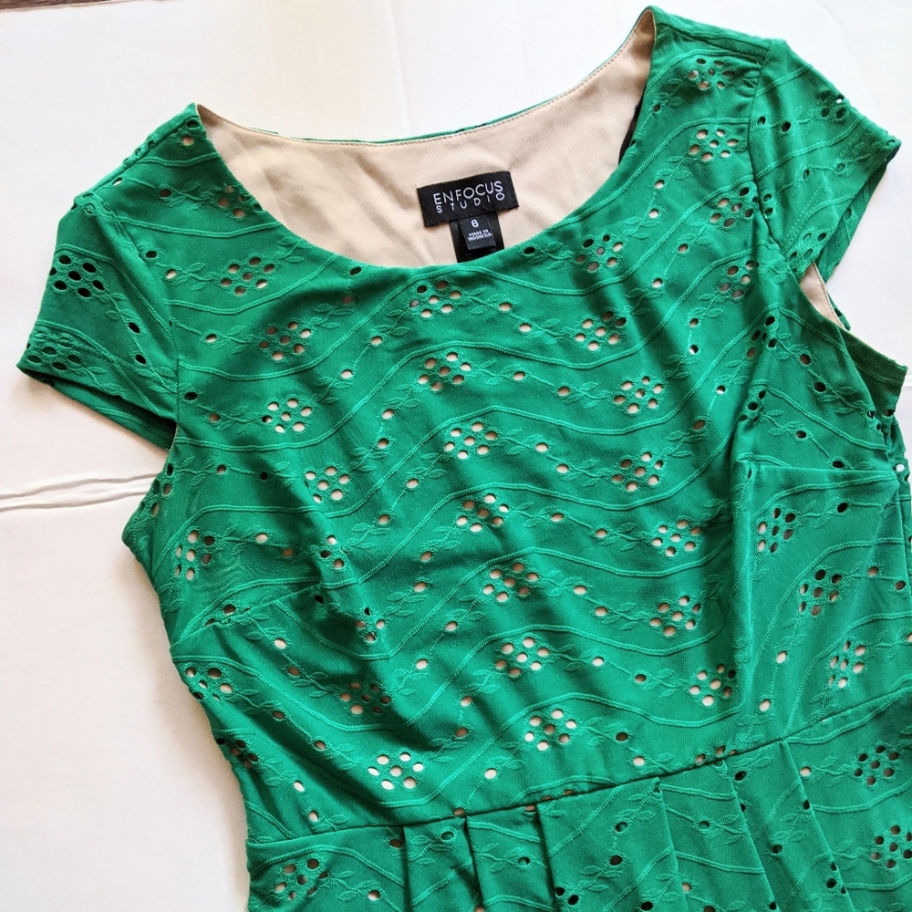 Kelly green A-line Midi Dress with Cap Sleeves